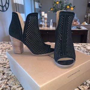 Lucky Larise black bootie